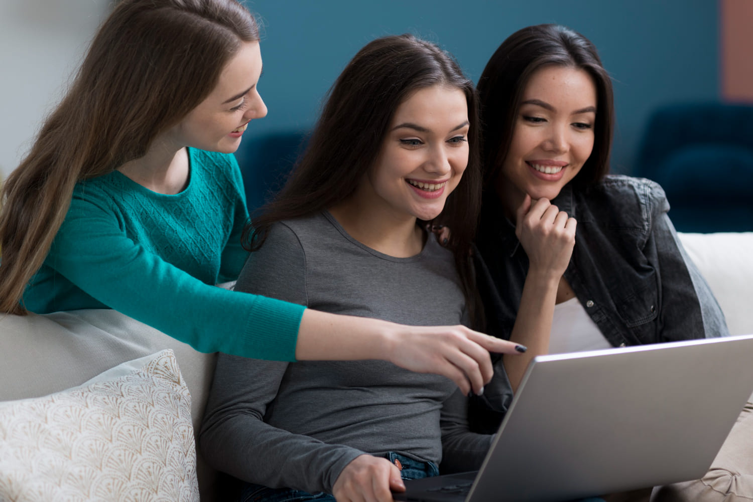 ‘Peruanas a la Nube’ anuncia el primer webinar para mujeres en tecnología
